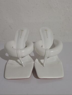 White Ring-Band Thong Mules for Women